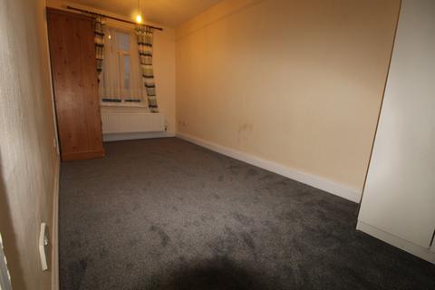 2 bedroom flat to rent, Ashford, TW15