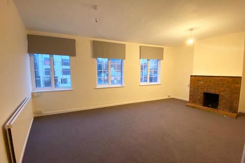 3 bedroom apartment to rent, Field End Road, Eastcote