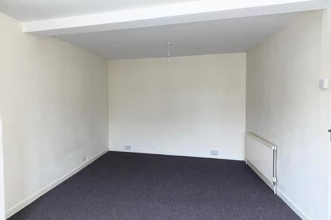 3 bedroom apartment to rent, Field End Road, Eastcote