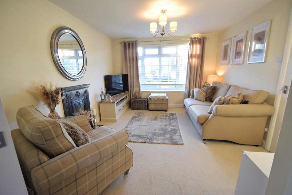 10 Tewdrig Close, Llantwit Major, Vale Of CF61 1SZ 3 bed semi