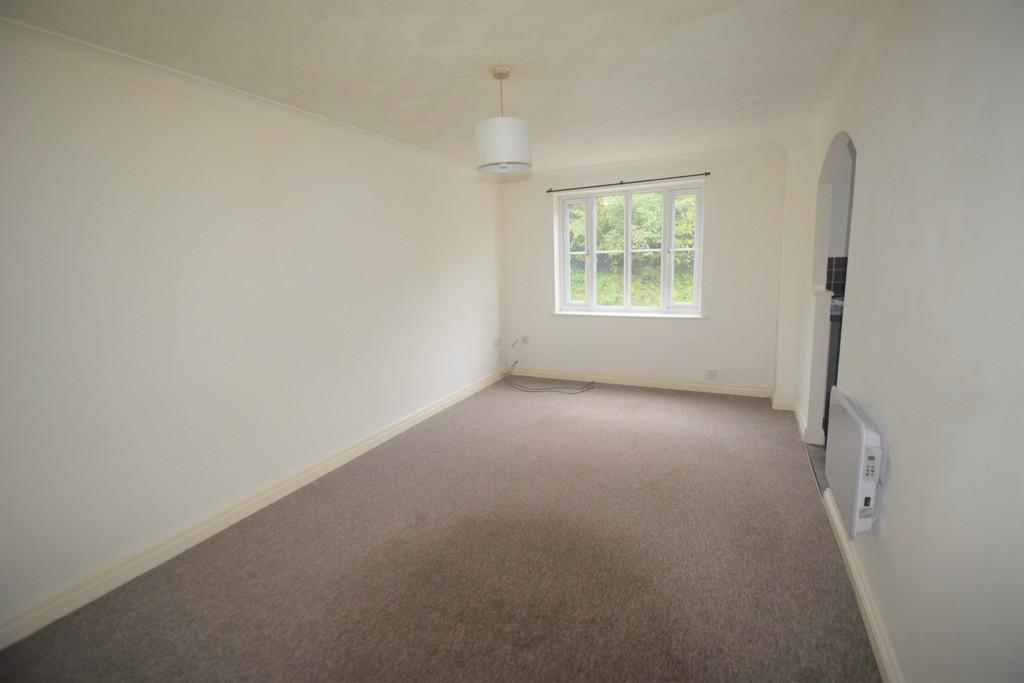 Swan Street, Sible Hedingham 1 bed apartment £625 pcm (£144 pw)