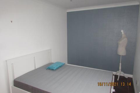 2 bedroom flat to rent - St Cuthberts Place,
