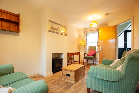 2 bedroom terraced house to rent, Turks Head Court, York YO1