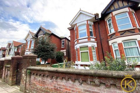 6 bedroom semi-detached house to rent, Goldsmith Avenue, Southsea