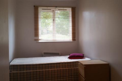 2 bedroom flat to rent - Cherry Blossom Close, Palmers Green