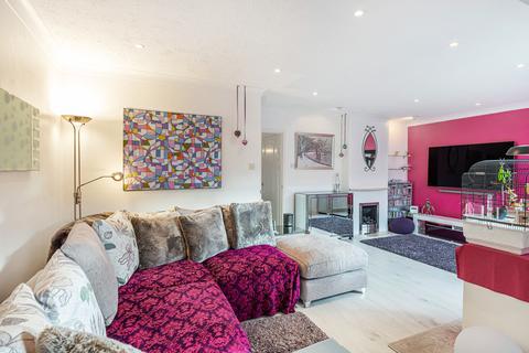 7 Burns Close, South Wonston, Winchester, SO21 3HG