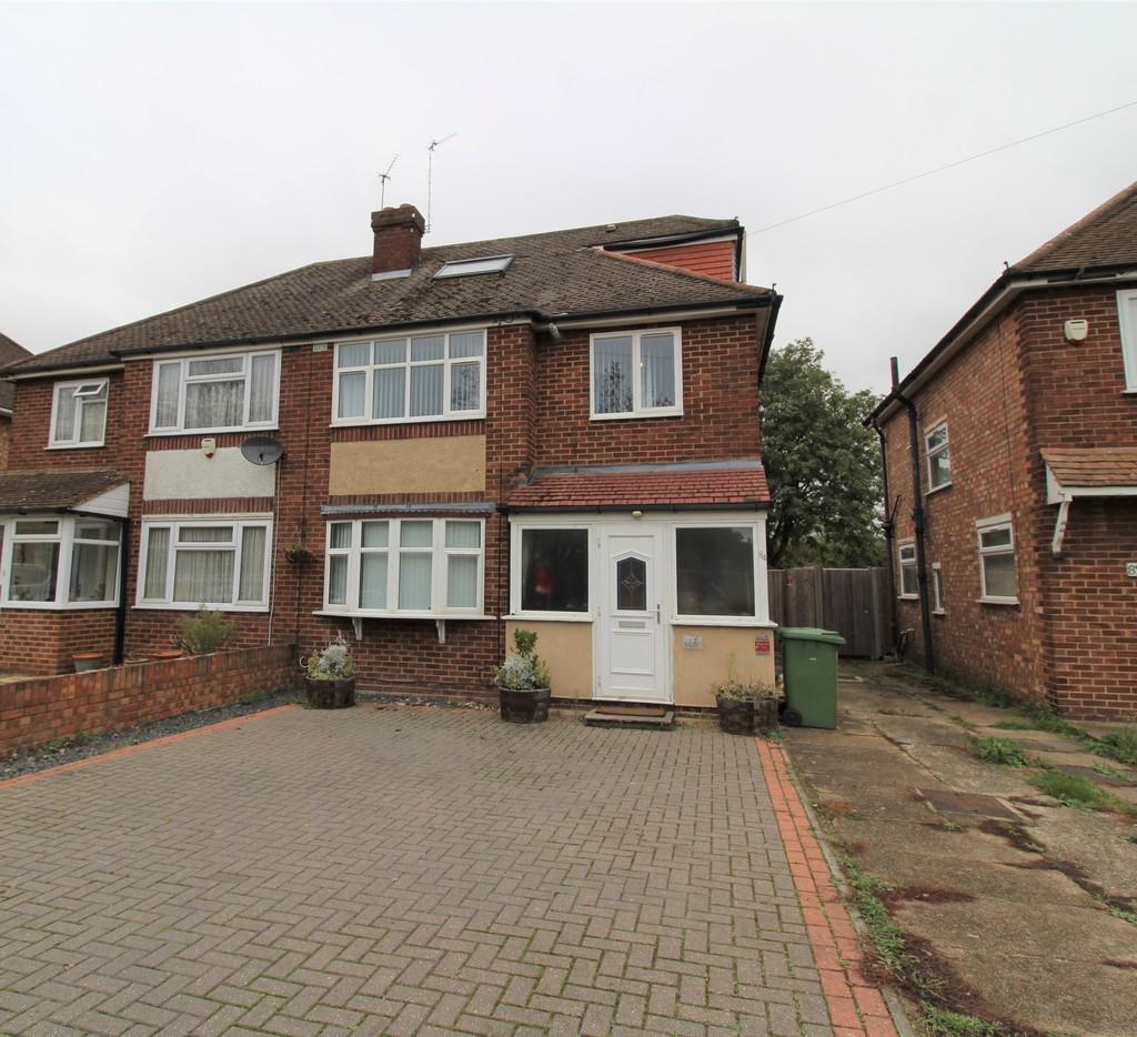 Fairway Avenue, West Drayton 4 bed semidetached house £2,300 pcm (£