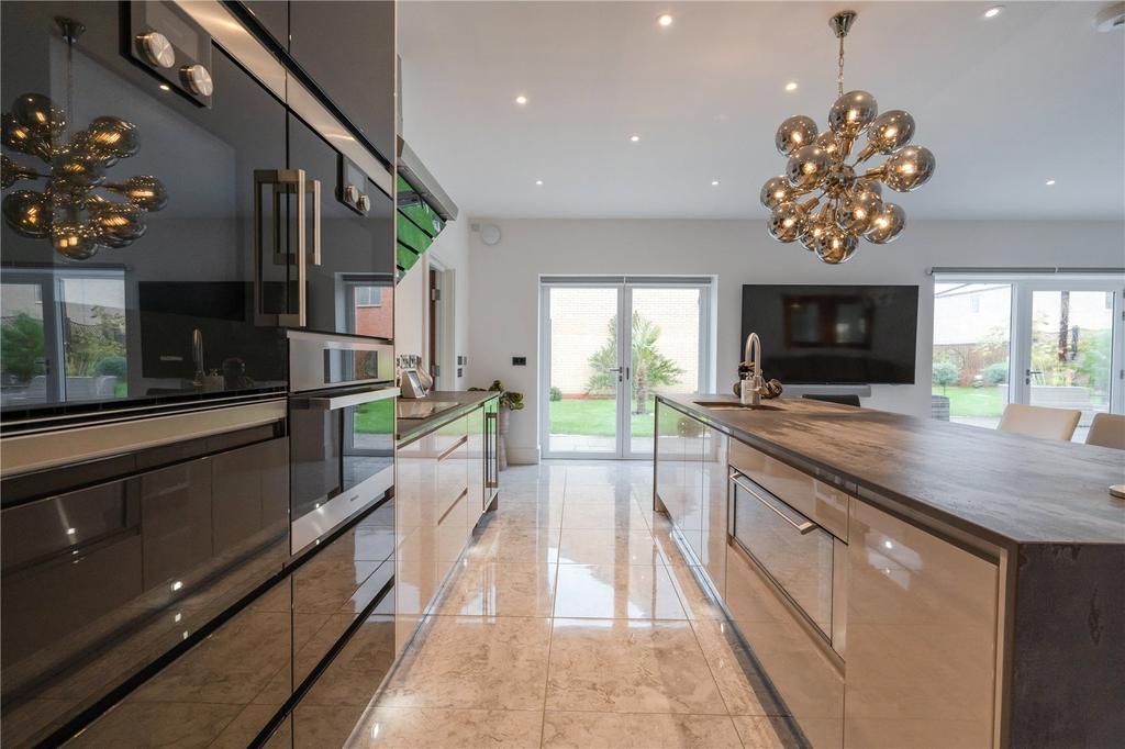 Kitchen/Living Area