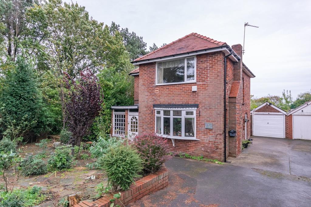 Peel Hill, Blackpool, FY4 3 bed detached house £285,000