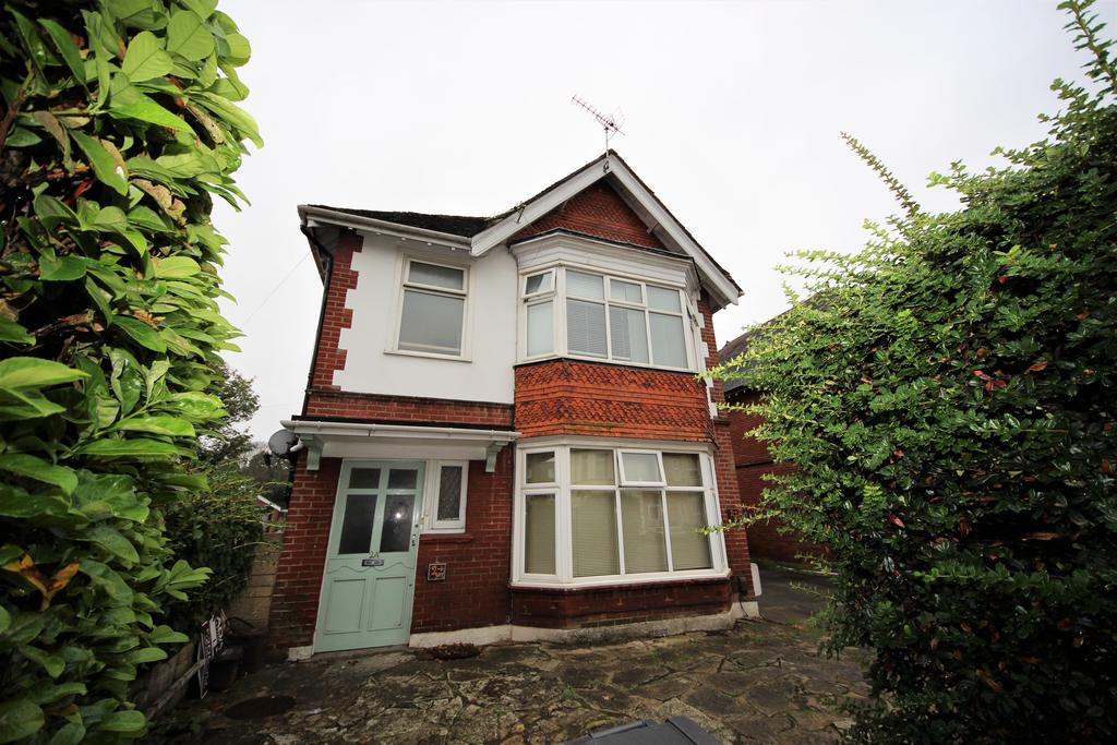Talbot Road, Winton, Bournemouth 5 bed flat £2,125 pcm (£490 pw)