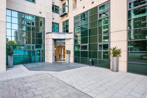 2 bedroom flat to rent, Discovery Dock, 2 South Quay Square, Canary Wharf, London, E14 9RU