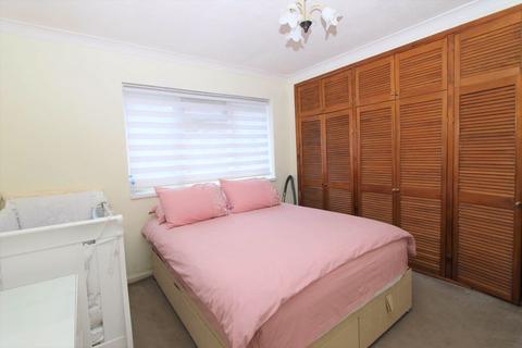 64 Avon Close, Worcester Park, KT4 7AH