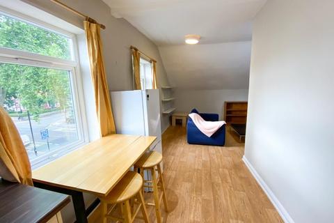 2 bedroom flat to rent, Flat 2, 397 Ecclesall Road, Sheffield
