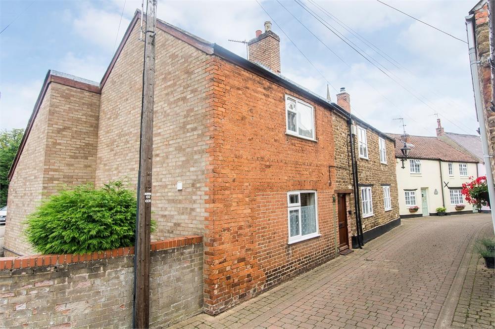 Deans Street, Oakham 2 bed end of terrace house £150,000