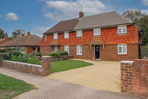 19 Berry Meade, Ashtead, KT21 1SF
