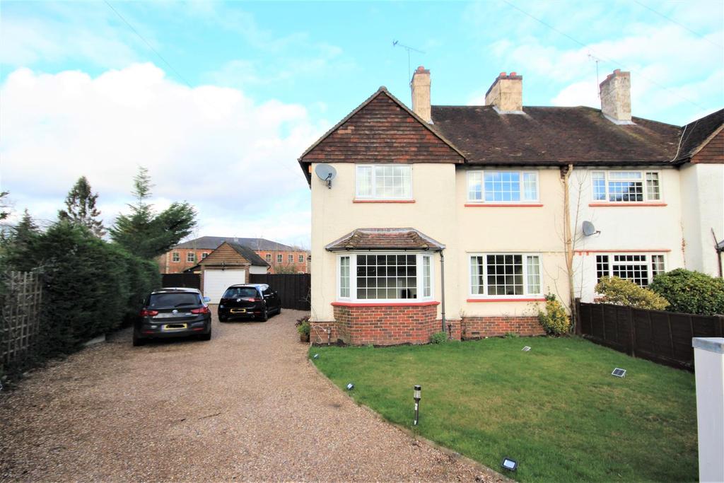 Field Way, Ripley, Woking 4 bed semidetached house £2,400 pcm (£554 pw)