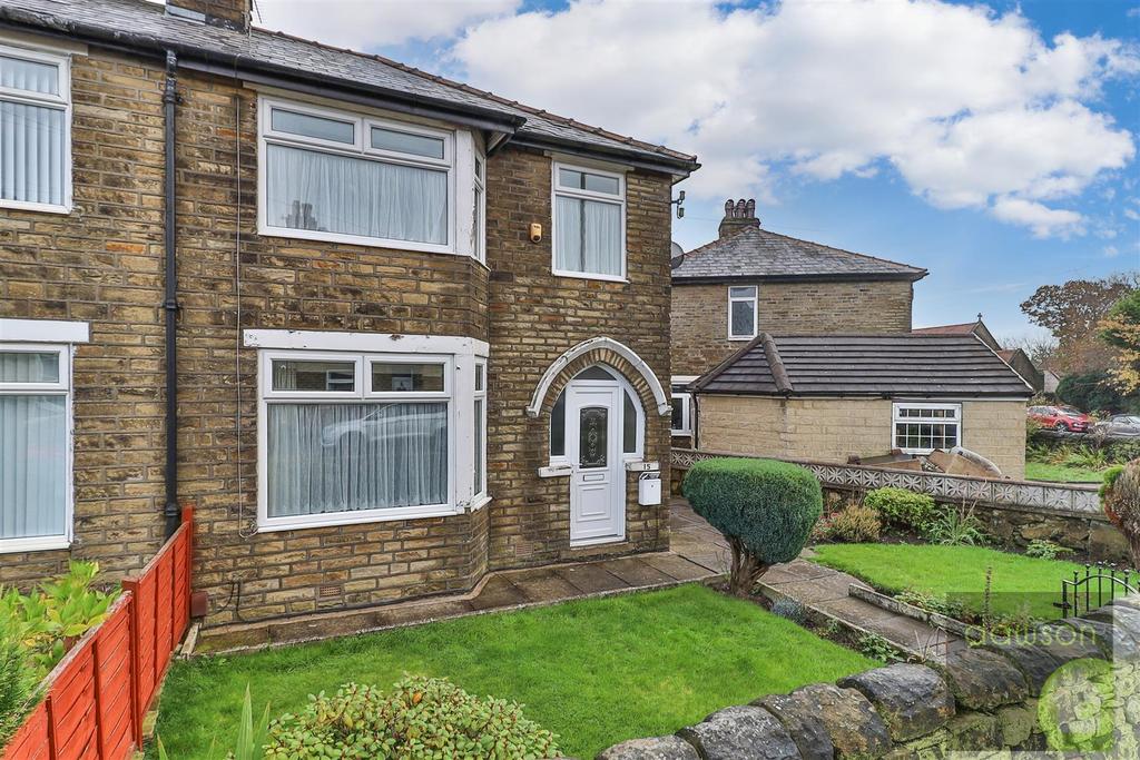 Kenyon Lane, Halifax 3 bed semidetached house £725 pcm (£167 pw)