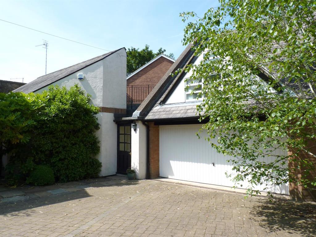 Park Parade, Harrogate 2 bed house £925 pcm (£213 pw)