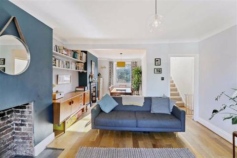 14c Ash Grove, London, SE20 7RD