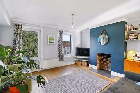 14c Ash Grove, London, SE20 7RD