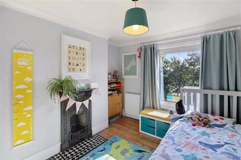 14c Ash Grove, London, SE20 7RD
