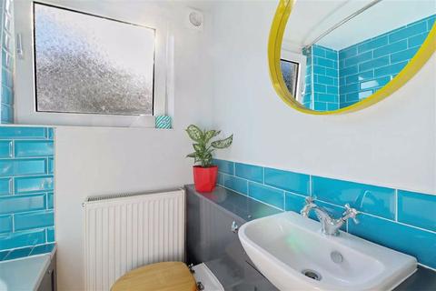 14c Ash Grove, London, SE20 7RD