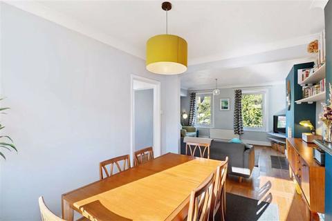 14c Ash Grove, London, SE20 7RD