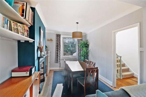 14c Ash Grove, London, SE20 7RD