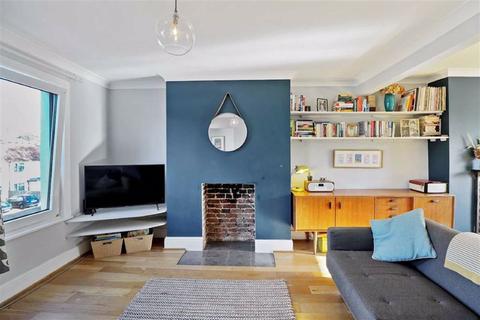 14c Ash Grove, London, SE20 7RD
