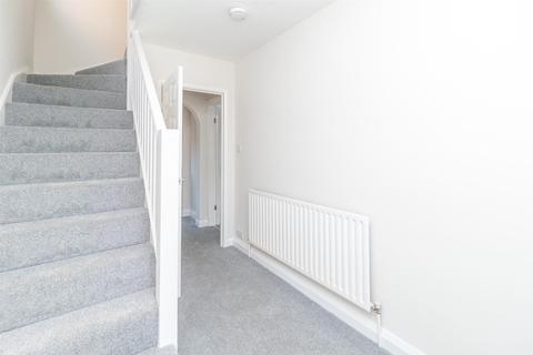68 Heatherley Drive, Nottingham, NG6 0FN
