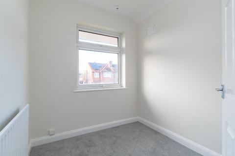 68 Heatherley Drive, Nottingham, NG6 0FN
