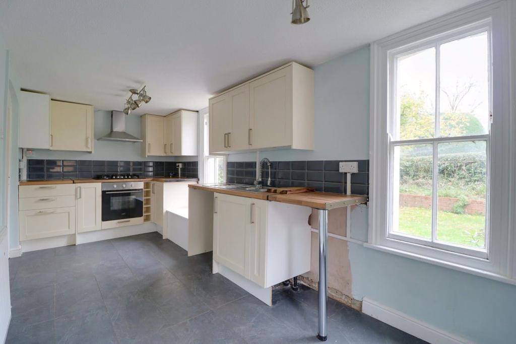 Old Eign Hill, Hereford, HR1 1UA 3 bed house £795 pcm (£183 pw)