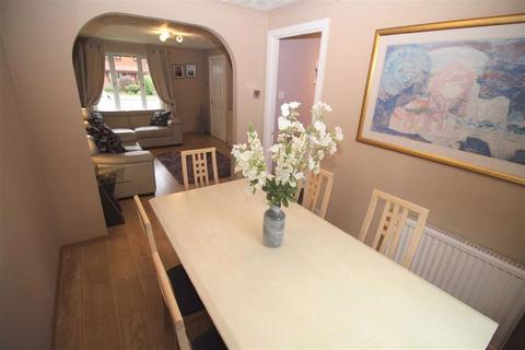 15 Braeview Road, Paisley, PA2 8PR