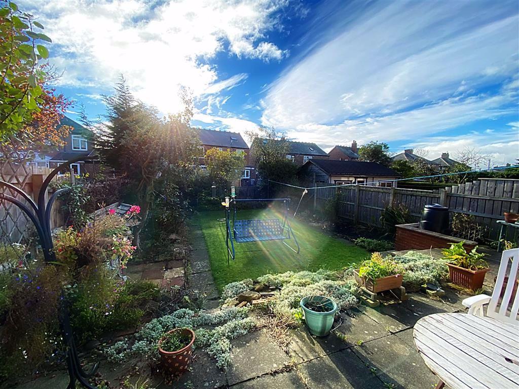 Appletree Gardens, Walkerville... 3 bed semidetached house £185,000