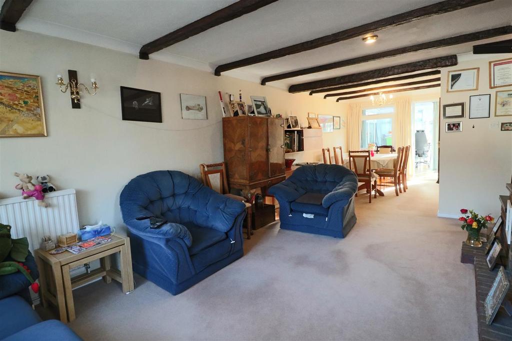 Stoneham Close, Tilehurst, Reading 4 bed semidetached house £415,000