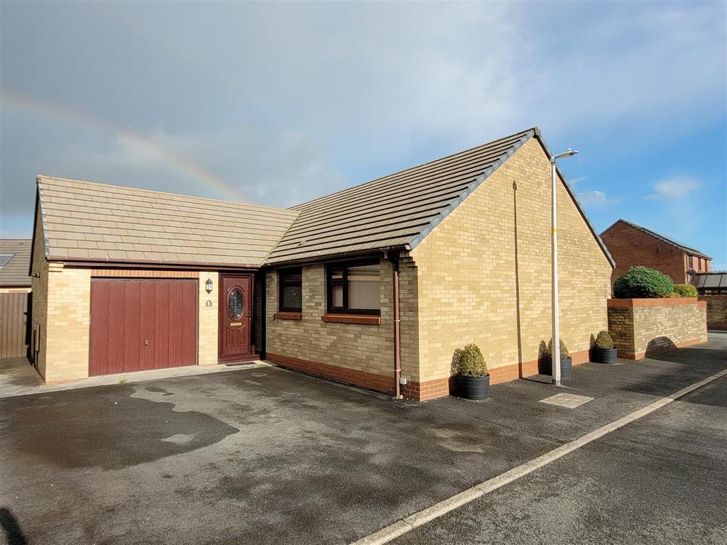 59 Redhill Park, Haverfordwest 3 bed bungalow £250,000