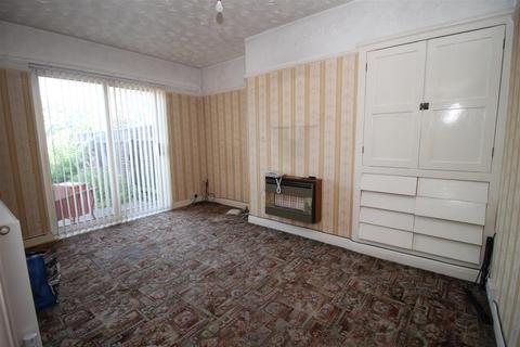 48 Warwick Avenue, Beeston, Nottingham, NG9 2HQ