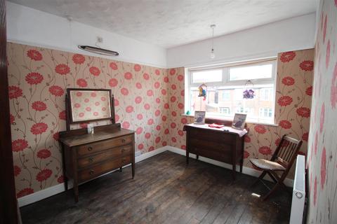 48 Warwick Avenue, Beeston, Nottingham, NG9 2HQ