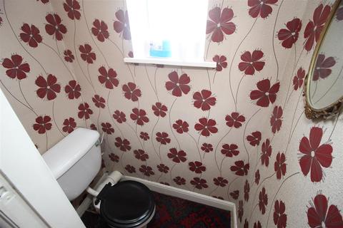 48 Warwick Avenue, Beeston, Nottingham, NG9 2HQ