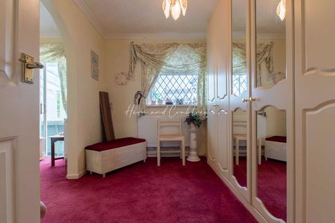 20 Adenfield Way, Rhoose, Barry, CF62 3EA