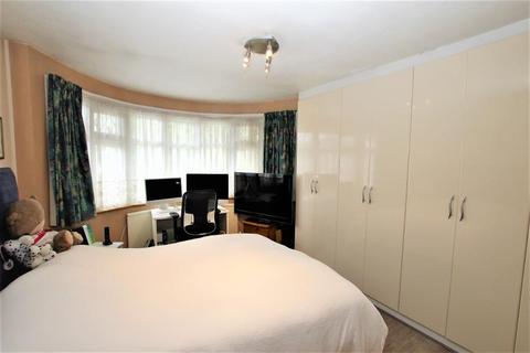 4 bedroom semi-detached house for sale, Regal Way, Kenton, HA3 0SG