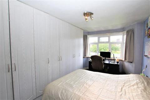 4 bedroom semi-detached house for sale, Regal Way, Kenton, HA3 0SG