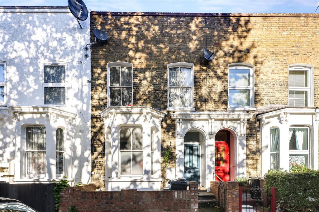Clifden Road, Hackney, London, E5 2 bed flat £1,900 pcm (£438 pw)