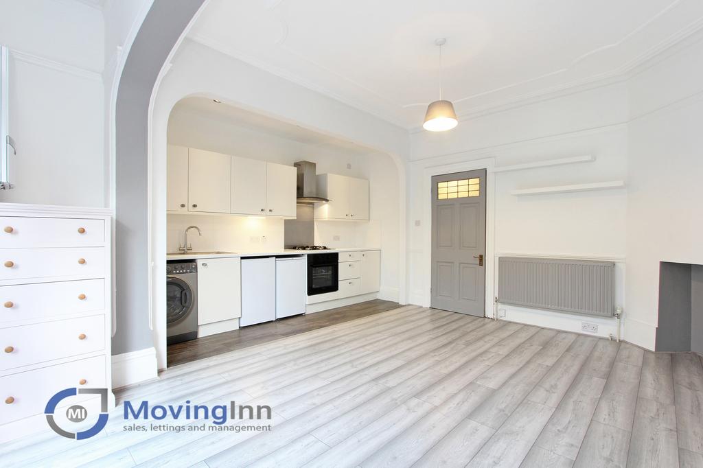St. Augustines Avenue, South Croydon, Surrey, CR2 Studio £875 pcm (£