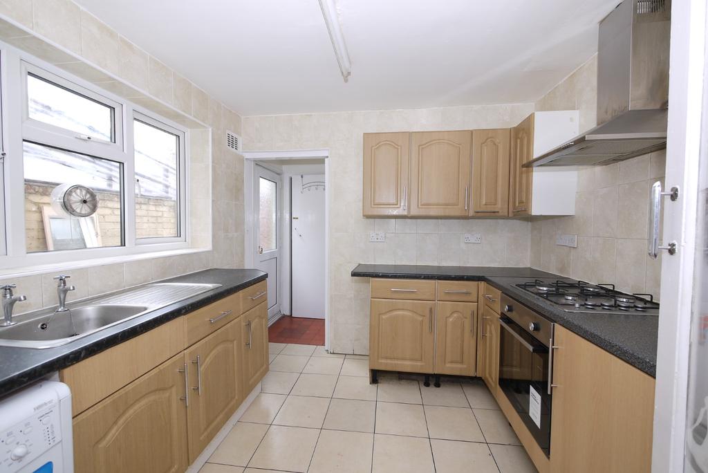 Boleyn Road, London, Greater London, E7 4 bed terraced house £1,900