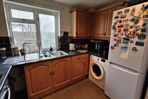 2 bedroom flat to rent - Shire Road, Corby, NN17