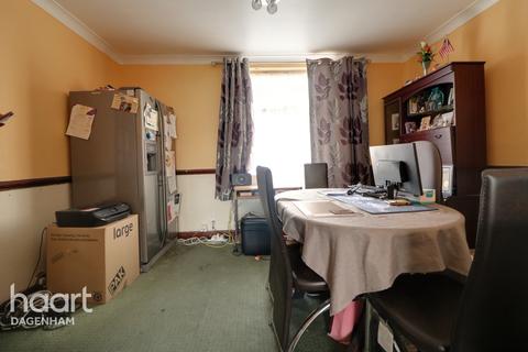 3 bedroom semi-detached house for sale - Rugby Road, Dagenham