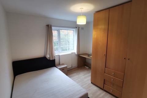 48 Bevill Square, Salford, M3 6BB