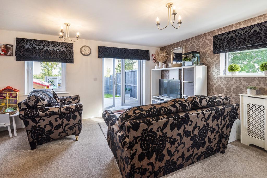 Sympathy Vale, Dartford, Kent, DA1 2 bed end of terrace house £300,000