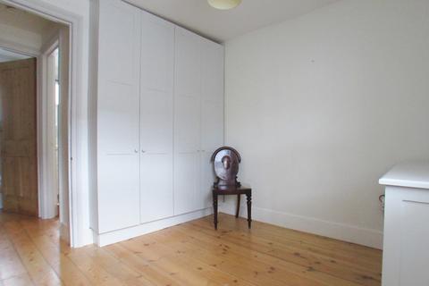 1 West Street Lane, Carshalton, SM5 2PY